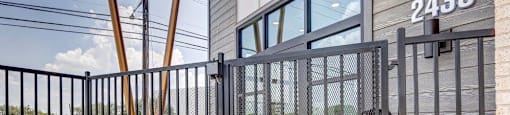 walk in entrances are available at Brixton South Shore, Texas