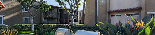Poolside Grills for residents at CASA GRANDE APARTMENT HOMES, Cypress, CA, 90630