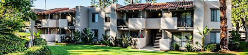 Walking Path at SYCAMORE LANE APARTMENT HOMES, Mission Viejo ? 