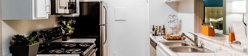 kitchen at SYCAMORE LANE APARTMENT HOMES, Mission Viejo, CA ? 