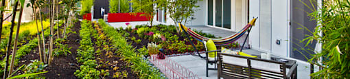 Courtyard at Astro Apartments, Seattle, Washington