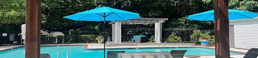 BBQ and picnic area at Place at Midway apartments in Douglasville near Lithia Springs, GA