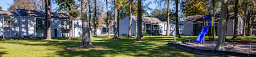 The Element at River Pointe apartments in Jacksonville Florida photo of community building