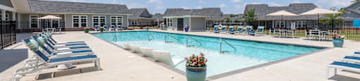 the resort style swimming pool at the crossings