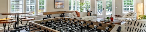 additional photo for property listing at chic digs with room to stretch out in the village 22 car