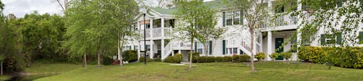 Landscaped ponds at Deerbrook Apartment Homes in Wilmington, NC 28405