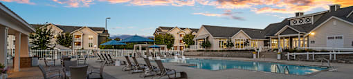 the swimming pool at the estates at spring valley apartments in temple tx