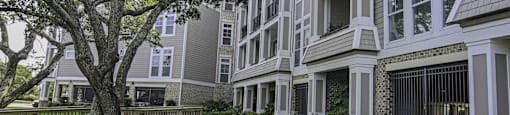 Exterior Views of Grand View Luxury Apartments in Wilmington, NC