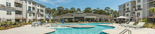 Luxurious swimming pool