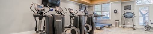 the gym at the whispering winds apartments in pearland, tx