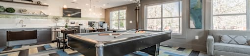 additional photo for property listing at chic digs with room to stretch out in the village 22 car