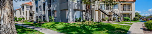 the preserve at ballantyne commons apartments exterior view