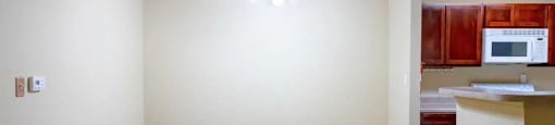 Ceiling fan in the dining area at Hallmark at Garden Parkway