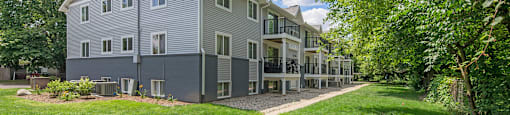 exterior view at the regency woods apartments in pascagoula, ms