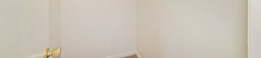 900 west walk in closet 