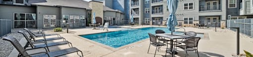 The Inn At Westover Hills Pool