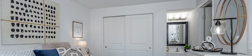 Bedroom interior decor1 at Sandhurst Apartments, Zanesville, OH, 43701