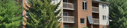 Exterior at Sandhurst Apartments, Ohio, 43701