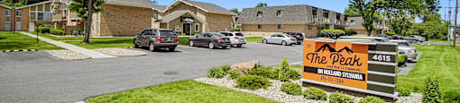 the peak at emerald heights apartment for rent in indianapolis, in