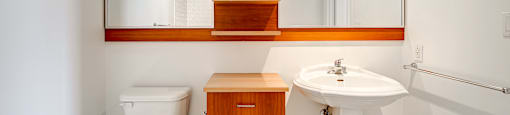 Le-Demetrius-2-Bedroom-Bathroom