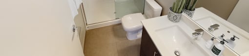 The-Hendrix-1-Bed-2-Bath-Den-Bathroom
