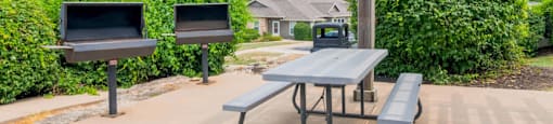 Picnic And Bbq Area at Timber Lakes at Red Bridge, Kansas City, MO, 64137