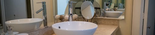 Luxury Bathrooms in Santa Ana