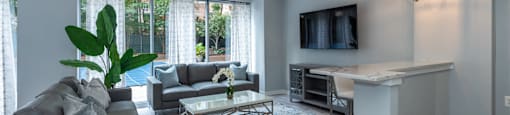 the preserve at ballantyne commons living room and kitchen