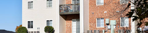 Exterior at Country Club Apartments in Sioux City, IA