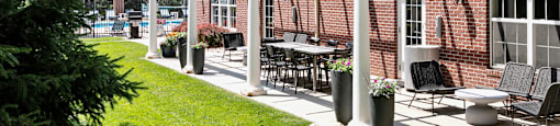 Outdoor Lounge Area at The Landings Apartments, Bellevue, NE