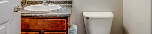 Spacious Bathroom in East Lansing Apartments near Michigan State University | The Hamptons