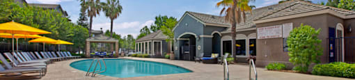 Broadleaf Apartments  |  Hot Tub, Pool and Sundeck