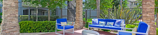 Outdoor Seating Area | Sacramento Apartments | Broadleaf Apartments