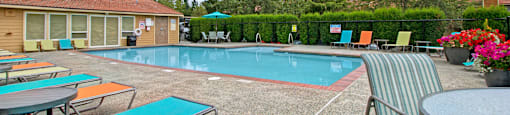 Taluswood Apartments Pool | Apartments In Mountlake Terrace, WA | Taluswood Apartments