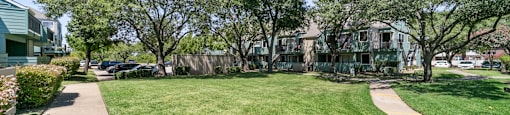 Welcome to Colinas Pointe in Irving Texas
