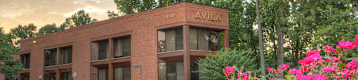 A building with the number 1010 and the word AVILA on it.