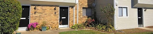 Exterior View at Ridgewood Apartments, Greensboro North Carolina