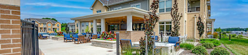 the preserve at ballantyne commons apartments courtyard and exterior