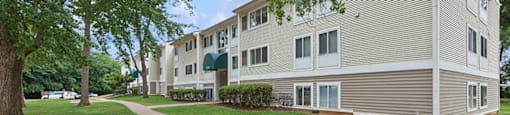 Building exterior at Leesburg Apartments in Leesburg VA