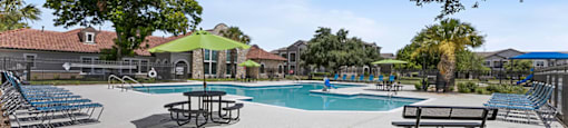 Pool courtyard at Bonito Parque Apartments in San Antonio TX