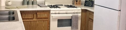 Nicely upgraded kitchens at The Oaks Apartments, Upland, CA