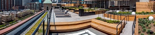 Chicago luxury apartment roof deck with fire pit