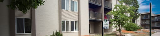 East Lansing Apartments near Michigan State University | Eden Roc Apartments