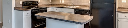 Spacious Kitchen in East Lansing Apartments near Michigan State University | Glenwood