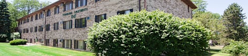 Exterior Stoneridge Apartments in East Lansing Michigan