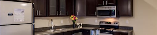 Spacious Kitchen in East Lansing Apartments near Michigan State University | Waterbury Place