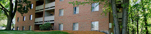 East Lansing, MI near Michigan State University | Woodmere Apartments
