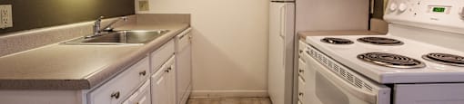 Spacious Kitchen and Living room in East Lansing Apartments near Michigan State University | Woodmere