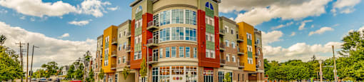 Apartments in East Lansing near Michigan State University | 300 Grand Apartments