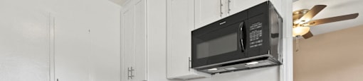 Apartment for rent in Van Nuys black appliances